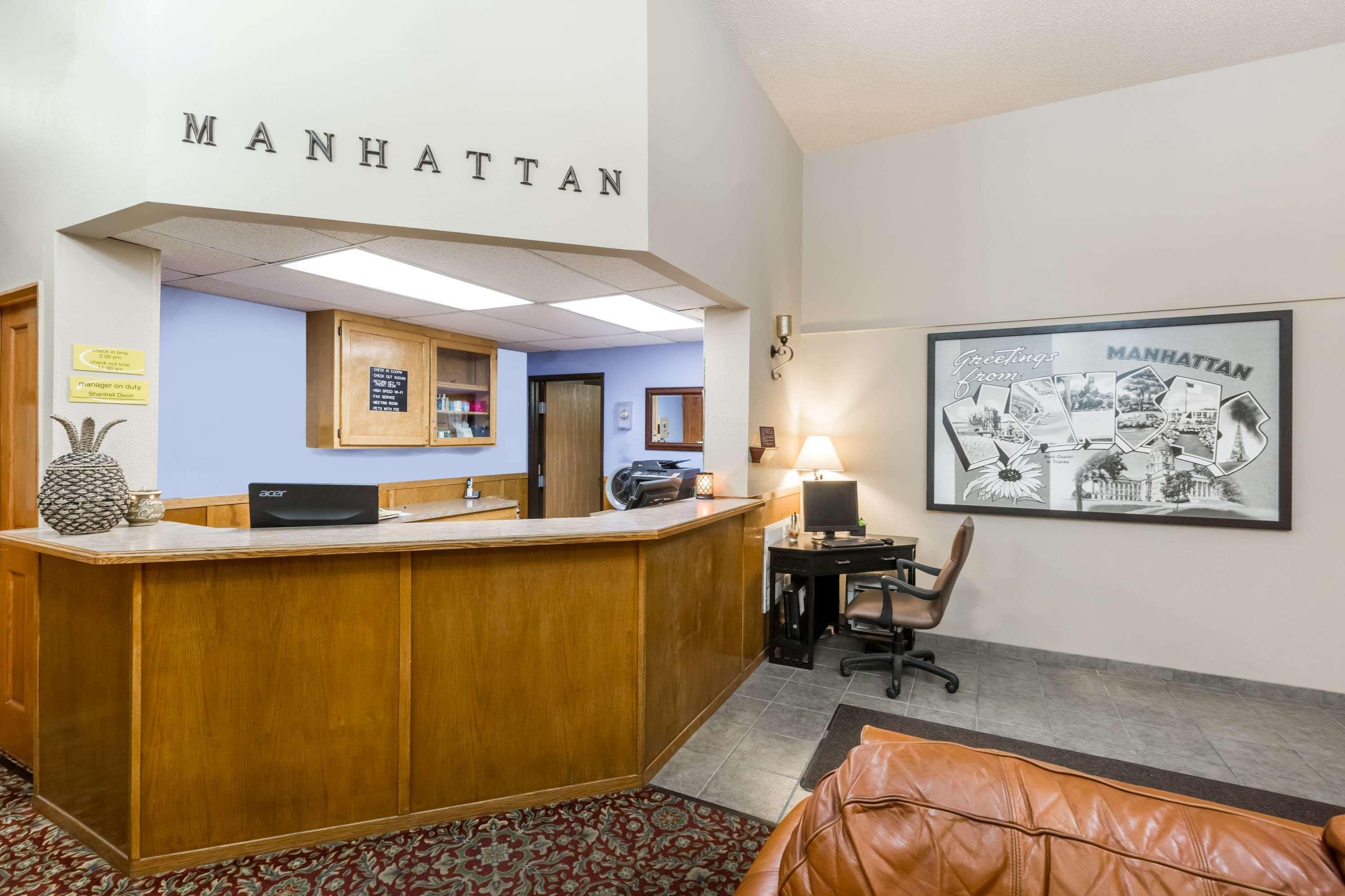 Super 8 By Wyndham Manhattan Ks Exterior photo